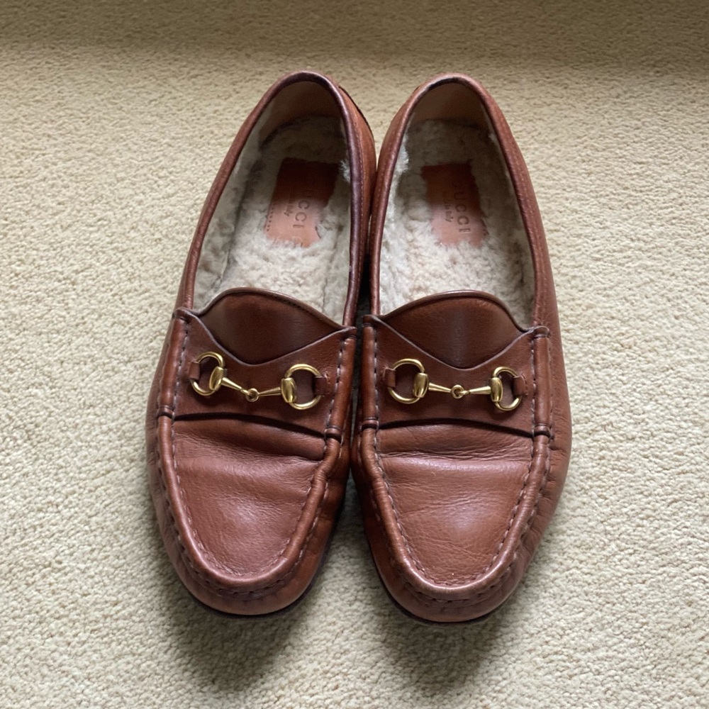 Vintage Gucci tan shearling loafers sz 39.5
